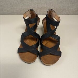 Adrienne Vittadini Black and Tan Strappy Sandals
